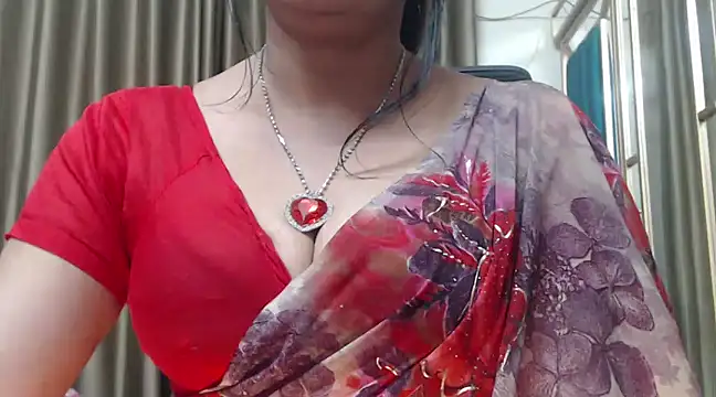 Snapshot of desi-maisa130 chatting on 24, 1, 2025 desi-maisa130 online show from 24, 1, 2025