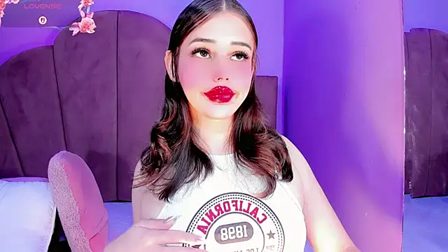 ValeriaAguilar online show from 12, 4, 2026