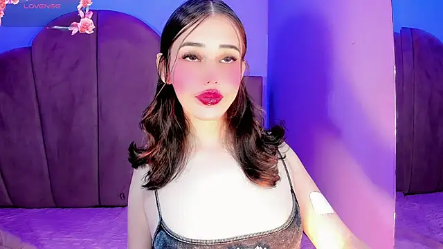 ValeriaAguilar online show from 24, 3, 2026