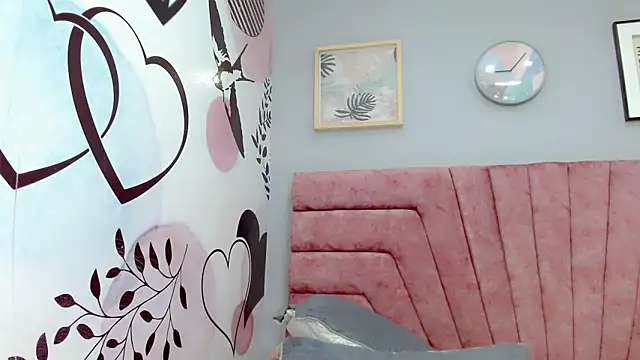 ValeriaAguilar online show from 3, 1, 2025