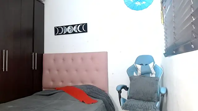 Snapshot of TokioStar chatting on 10, 11, 2025 TokioStar online show from 10, 11, 2025