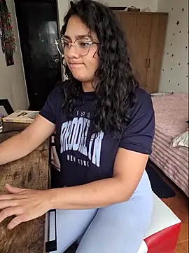 Snapshot of Thaliacooper_ chatting on 24, 11, 2025 Thaliacooper online show from 24, 11, 2025