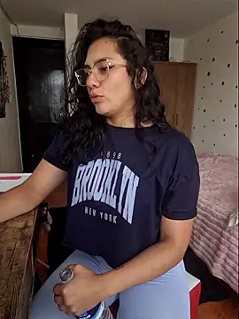 Snapshot of Thaliacooper_ chatting on 19, 11, 2025 Thaliacooper online show from 19, 11, 2025