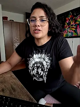 Thaliacooper  online show from 8, 7, 2026