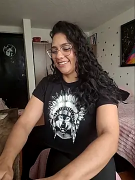 Thaliacooper  online show from 10, 4, 2026