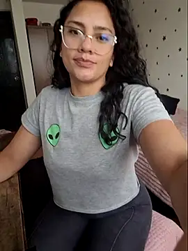 Snapshot of Thaliacooper_ chatting on 10, 2, 2026 Thaliacooper online show from 10, 2, 2026