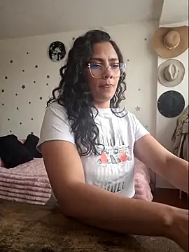 Snapshot of Thaliacooper_ chatting on 18, 2, 2026 Thaliacooper online show from 18, 2, 2026