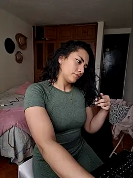 Snapshot of Thaliacooper_ chatting on 8, 3, 2025 Thaliacooper online show from 8, 3, 2025