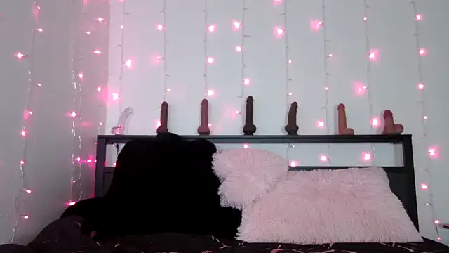 QueenLolaX online show from 6, 7, 2026
