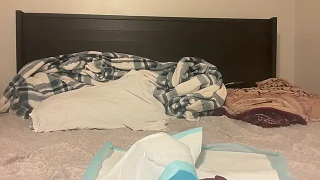 QueenLolaX online show from 19, 10, 2025