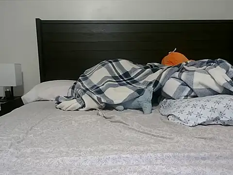 QueenLolaX online show from 22, 12, 2025