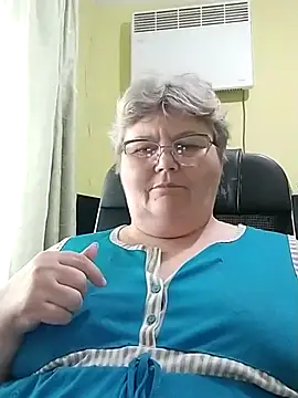 Snapshot of AlenushkaGold chatting on 21, 9, 2025 AlenushkaGold online show from 21, 9, 2025