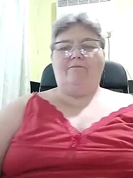 Snapshot of AlenushkaGold chatting on 8, 9, 2025 AlenushkaGold online show from 8, 9, 2025