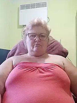 Snapshot of AlenushkaGold chatting on 4, 1, 2025 AlenushkaGold online show from 4, 1, 2025