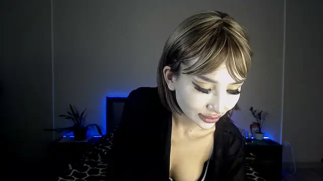 Snapshot of Izalimka chatting on 11, 3, 2025 Izalimka online show from 11, 3, 2025