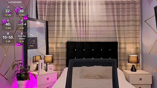 Snapshot of Megan_Do_Santos chatting on 11, 11, 2025 Megan Do Santos online show from 11, 11, 2025