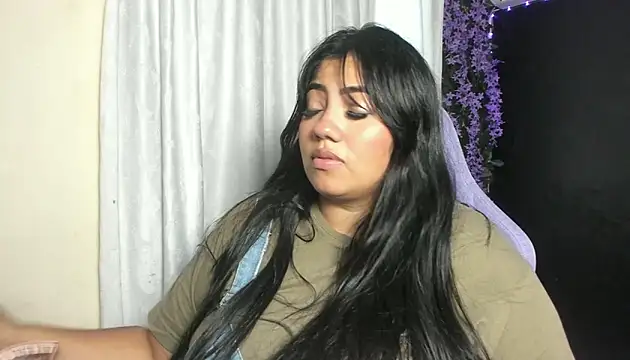 Snapshot of AvrilRizoX chatting on 12, 4, 2026 AvrilRizoX online show from 12, 4, 2026