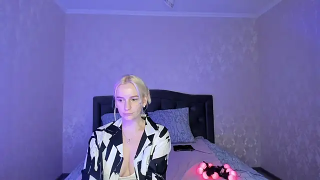Snapshot of Amanda054 chatting on 3, 3, 2025 Amanda054 online show from 3, 3, 2025