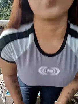 Snapshot of caro_sweett chatting on 17, 7, 2026 caro sweett online show from 17, 7, 2026