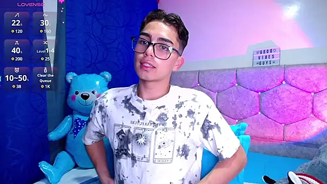 OwenBluee online show from 13, 2, 2025