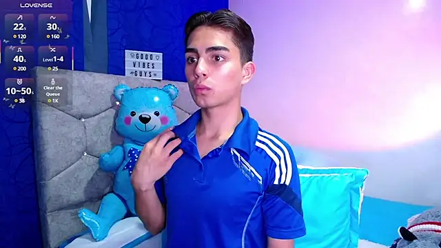 OwenBluee online show from 28, 2, 2025