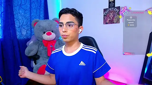 OwenBluee online show from 12, 6, 2026