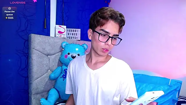 OwenBluee online show from 29, 1, 2025