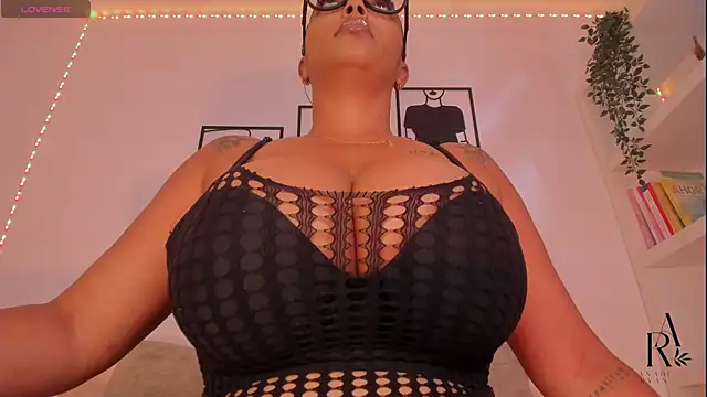 anahi ryan  online show from 15, 5, 2026