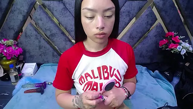 Sofia Mirandaa18 online show from 24, 4, 2026