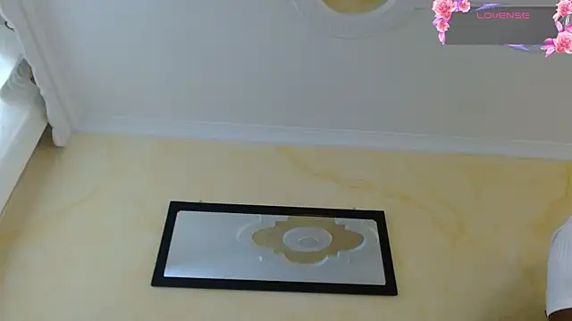 hillary foox online show from 18, 2, 2025