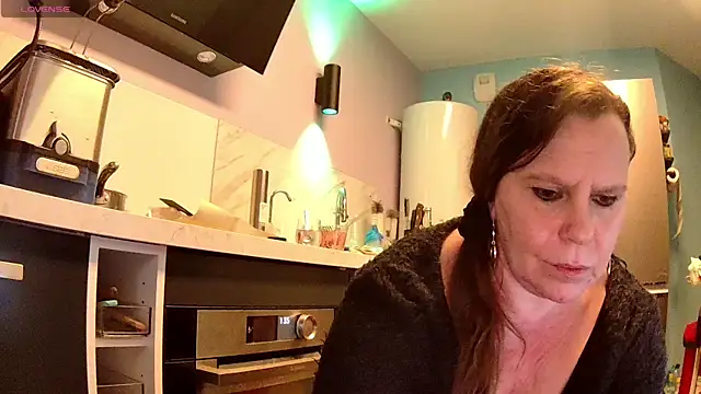 Endrocleia online show from 4, 11, 2025