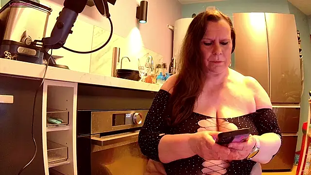 Endrocleia online show from 8, 4, 2026