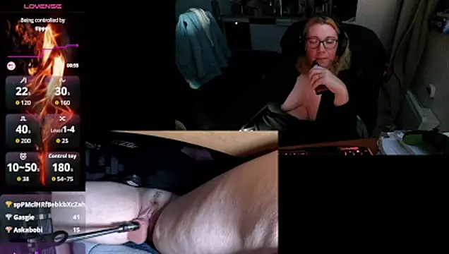 Snapshot of lili-hot-77 chatting on 22, 10, 2025 lili-hot-77 online show from 22, 10, 2025