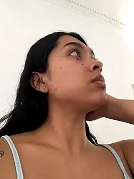 SweetLatiin  online show from 15, 10, 2025