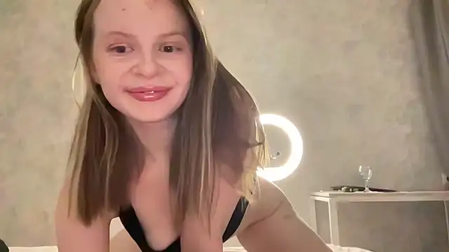 Snapshot of wrenlie chatting on 31, 5, 2026 wrenlie online show from 31, 5, 2026