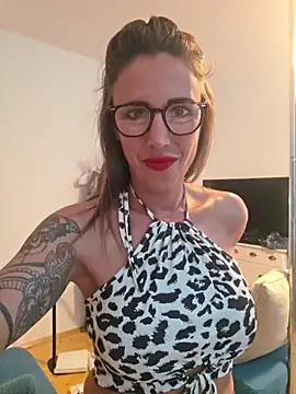 Klamsine online show from 9, 7, 2026