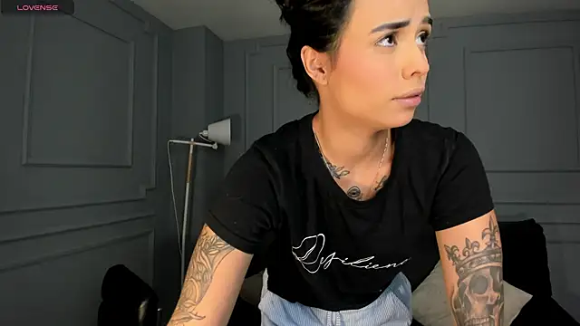 MariaHerrera  online show from 30, 11, 2025