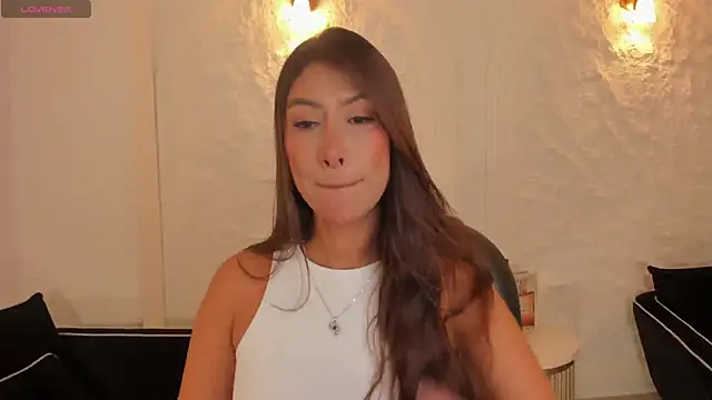 Snapshot of ArianaDumont chatting on 16, 11, 2025 ArianaDumont online show from 16, 11, 2025