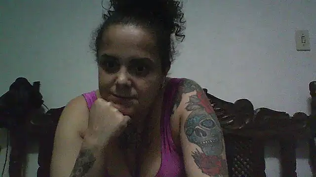 Snapshot of Hotbucet chatting on 25, 2, 2025 Hotbucet online show from 25, 2, 2025