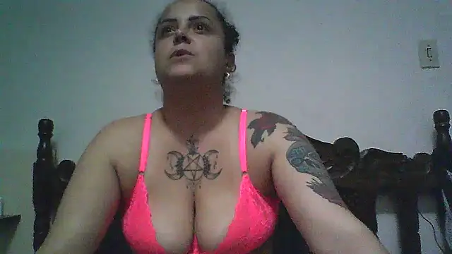 Snapshot of Hotbucet chatting on 11, 3, 2025 Hotbucet online show from 11, 3, 2025