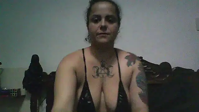 Snapshot of Hotbucet chatting on 24, 2, 2025 Hotbucet online show from 24, 2, 2025