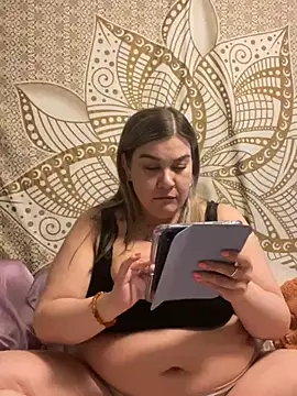 LolaBeretta online show from 5, 3, 2025