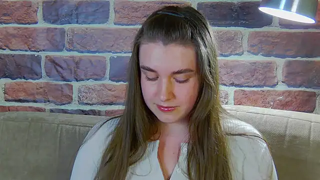 Snapshot of Sofia_Hugs chatting on 19, 4, 2026 Sofia Hugs online show from 19, 4, 2026