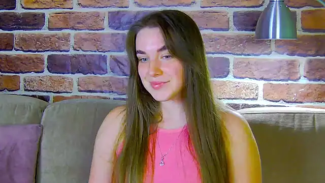 Snapshot of Sofia_Hugs chatting on 6, 6, 2026 Sofia Hugs online show from 6, 6, 2026