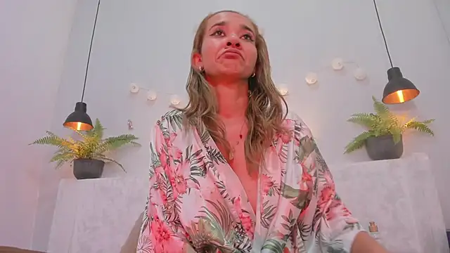 Snapshot of penelope_handaos chatting on 2, 3, 2025 penelope handaos online show from 2, 3, 2025