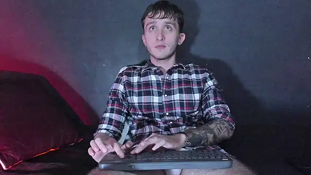 Dylanwhite23  online show from 18, 11, 2025