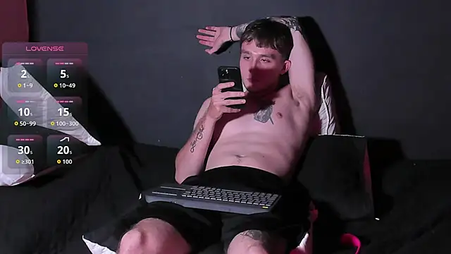 Dylanwhite23  online show from 18, 10, 2025