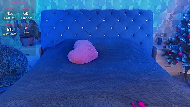 SuzannaWild online show from 23, 12, 2025