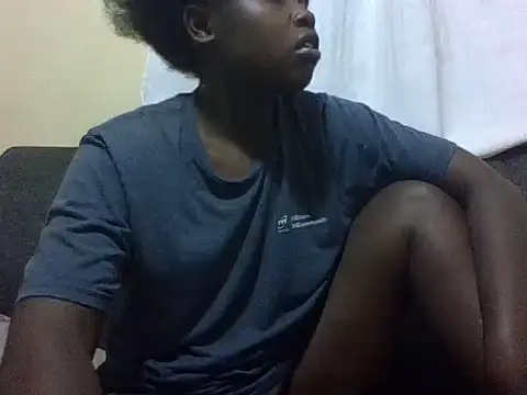 Snapshot of Sweetcecie01 chatting on 29, 4, 2026 Sweetcecie01 online show from 29, 4, 2026