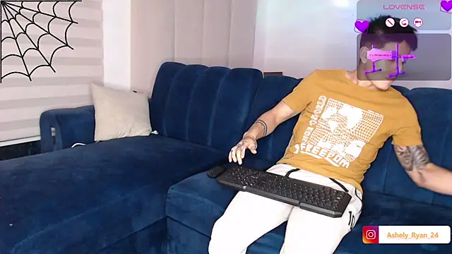 Snapshot of ashely_ryan24 chatting on 28, 10, 2025 ashely ryan24 online show from 28, 10, 2025